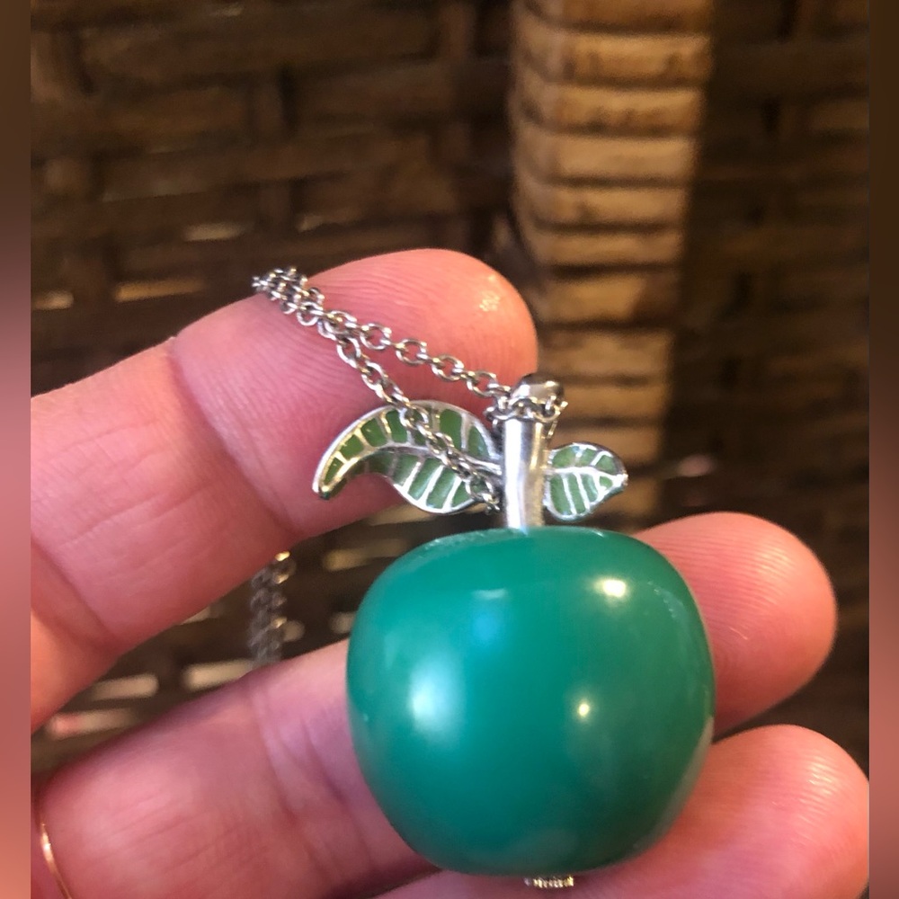 🌴 MARC JACOBS GREEN APPLE 🍏 CLOCK PENDANT NECKLACE! 🎊 - Picture 7 of 11